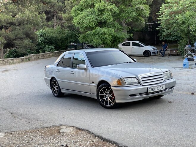 Mercedes C 220-2