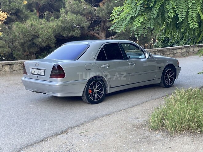 Mercedes C 220-11