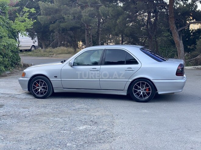 Mercedes C 220-12
