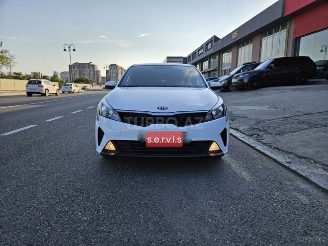 Kia Rio-1