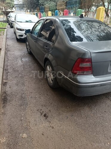 Volkswagen Jetta-5