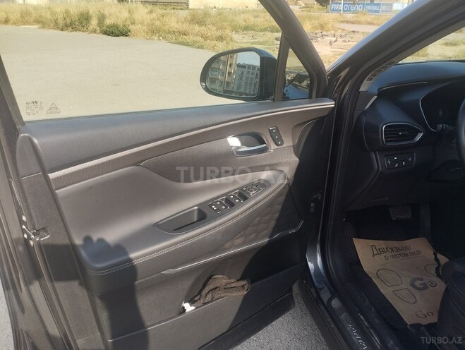 Hyundai Santa Fe-5