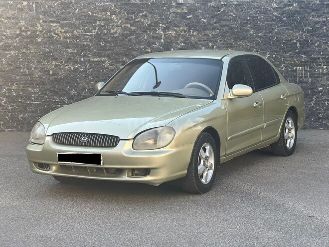Hyundai Sonata-4