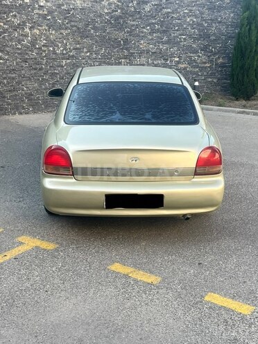 Hyundai Sonata-12