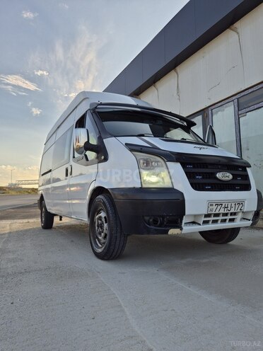 Ford Transit-3