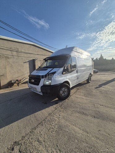 Ford Transit-8
