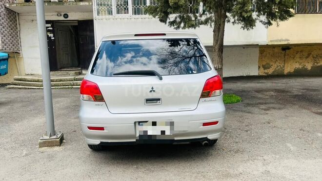 Mitsubishi Airtrek-2