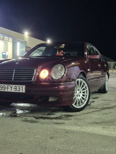 Mercedes E 320-5