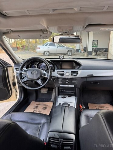 Mercedes E 220-10