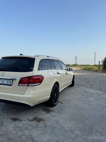 Mercedes E 220-12