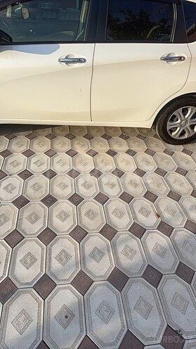 Nissan Note-9