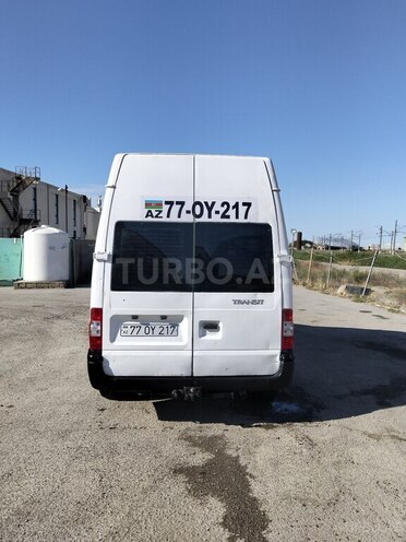 Ford Transit-4