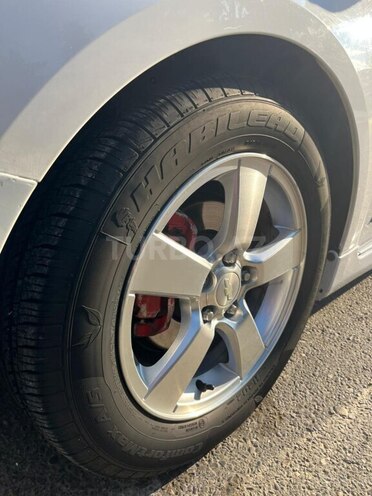 Chevrolet Cruze-16