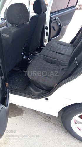 Volkswagen Golf-11