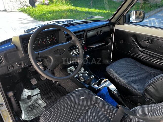 LADA (VAZ) Niva-8