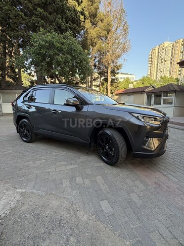 Toyota RAV4-16