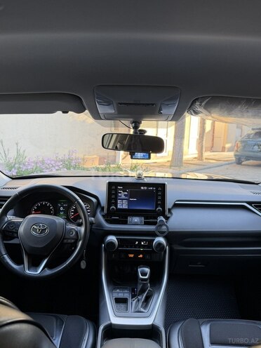Toyota RAV4-14