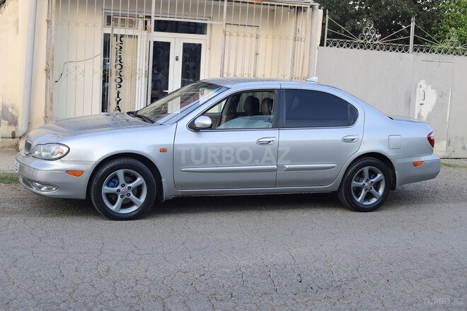 Nissan Maxima-5