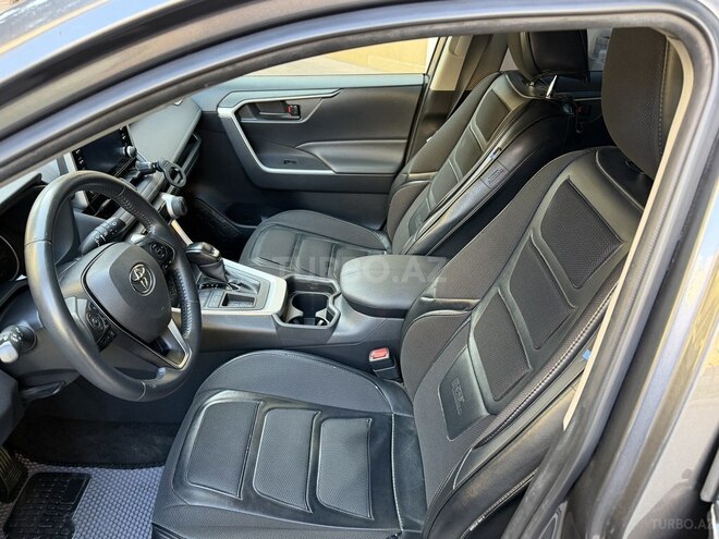 Toyota RAV4-11