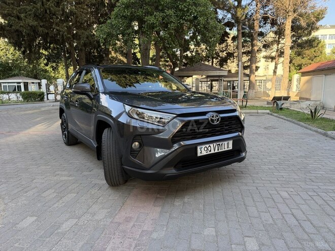 Toyota RAV4-10