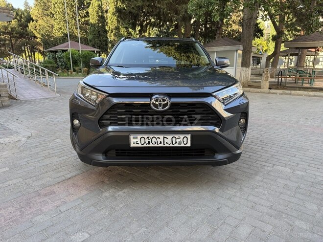 Toyota RAV4-9