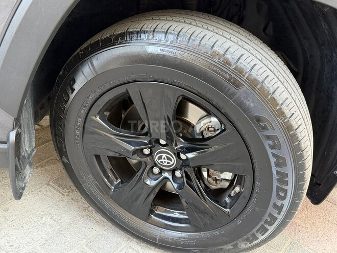 Toyota RAV4-7