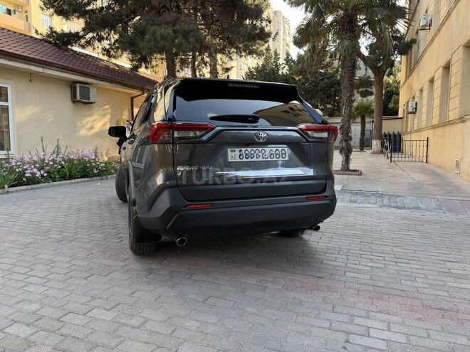 Toyota RAV4-5