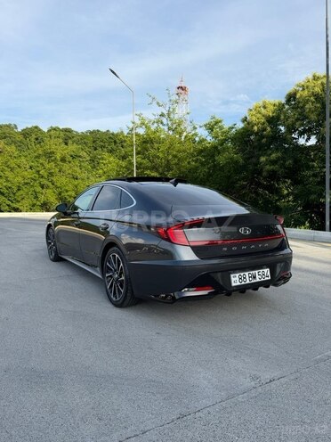 Hyundai Sonata-4