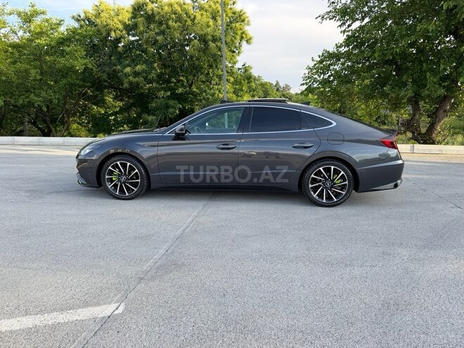 Hyundai Sonata-11