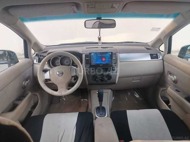 Nissan Tiida-10