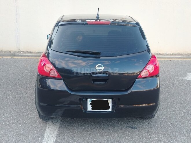 Nissan Tiida-4