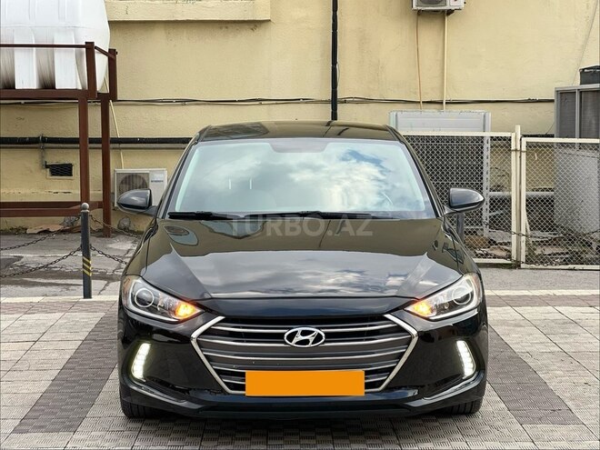 Hyundai Elantra-3