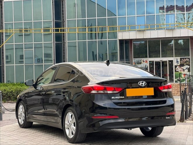Hyundai Elantra-7