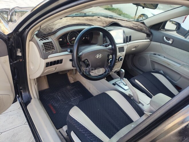 Hyundai Sonata-12