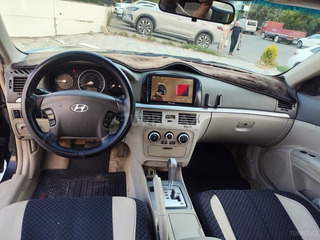 Hyundai Sonata-11