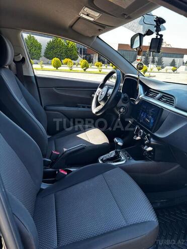 Kia Rio X-Line-3