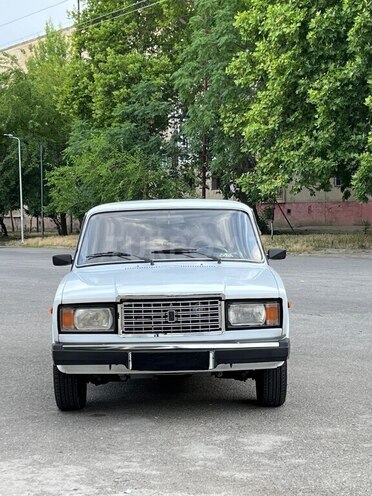 LADA (VAZ) 2107-1