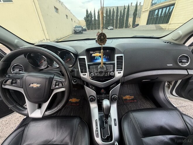 Chevrolet Cruze-11