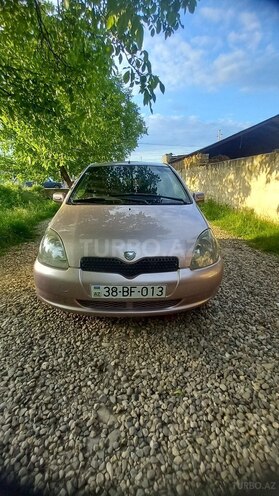 Toyota Vitz-1