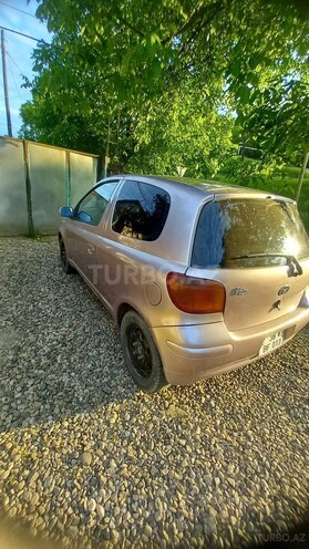 Toyota Vitz-4