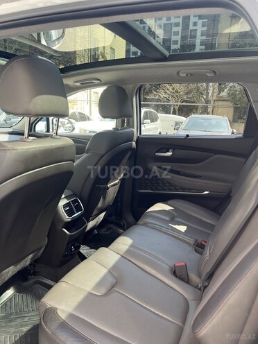 Hyundai Santa Fe-13