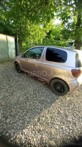 Toyota Vitz-5