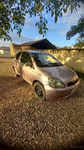 Toyota Vitz-6