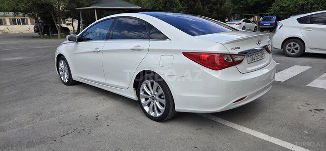 Hyundai Sonata-2