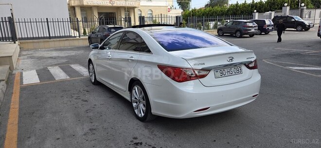 Hyundai Sonata-14
