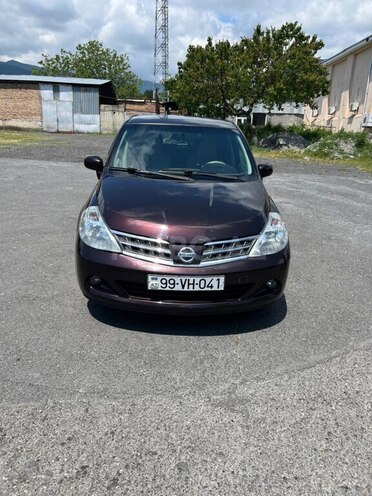 Nissan Tiida-1