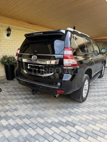 Toyota Land Cruiser Prado-11