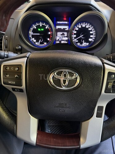 Toyota Land Cruiser Prado-6