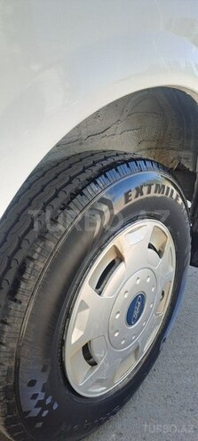 Ford Transit-5
