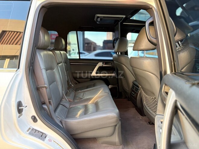 Toyota Land Cruiser-10